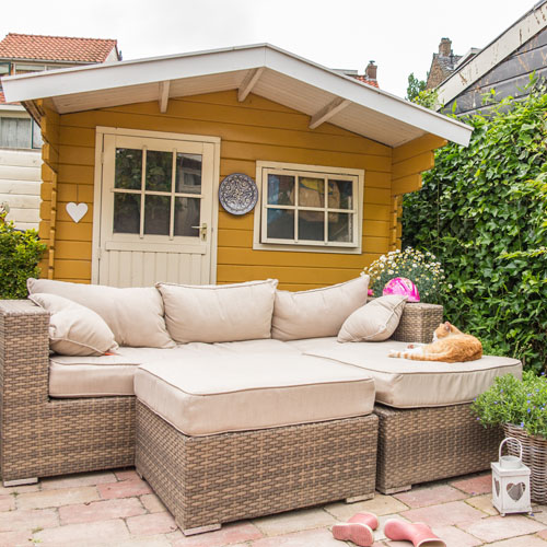 Garden rooms / Man caves / Bespoke garden sheds. <br>
     luxurious wooden structures with tiled roofs and your choice of windows, doors and stylings.